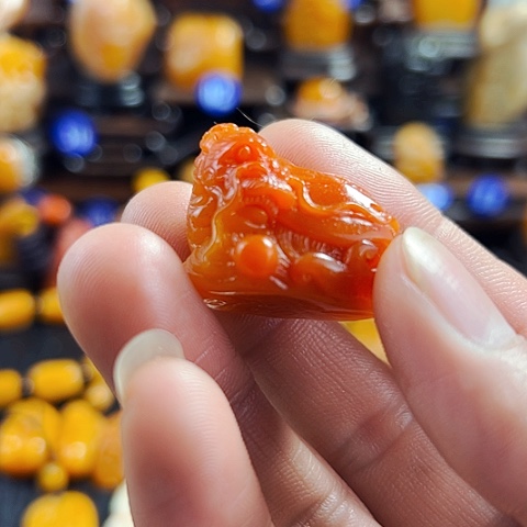 田黄石E****型红田石摆件