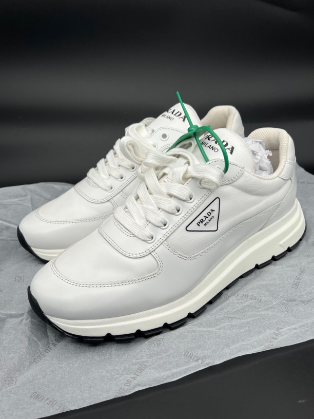 全新未使用 Prada/普拉达 时尚百搭经典休闲运动鞋41.5码奢l203