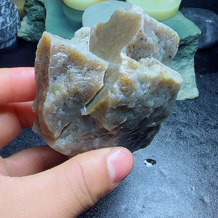 和田玉（糖玉）未镶嵌珠宝奇石