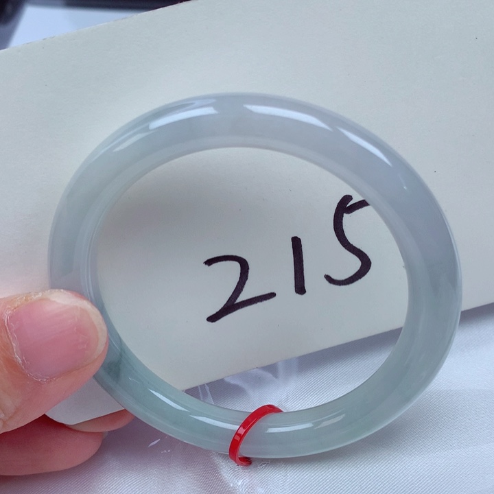 翡翠手镯未镶嵌翡翠