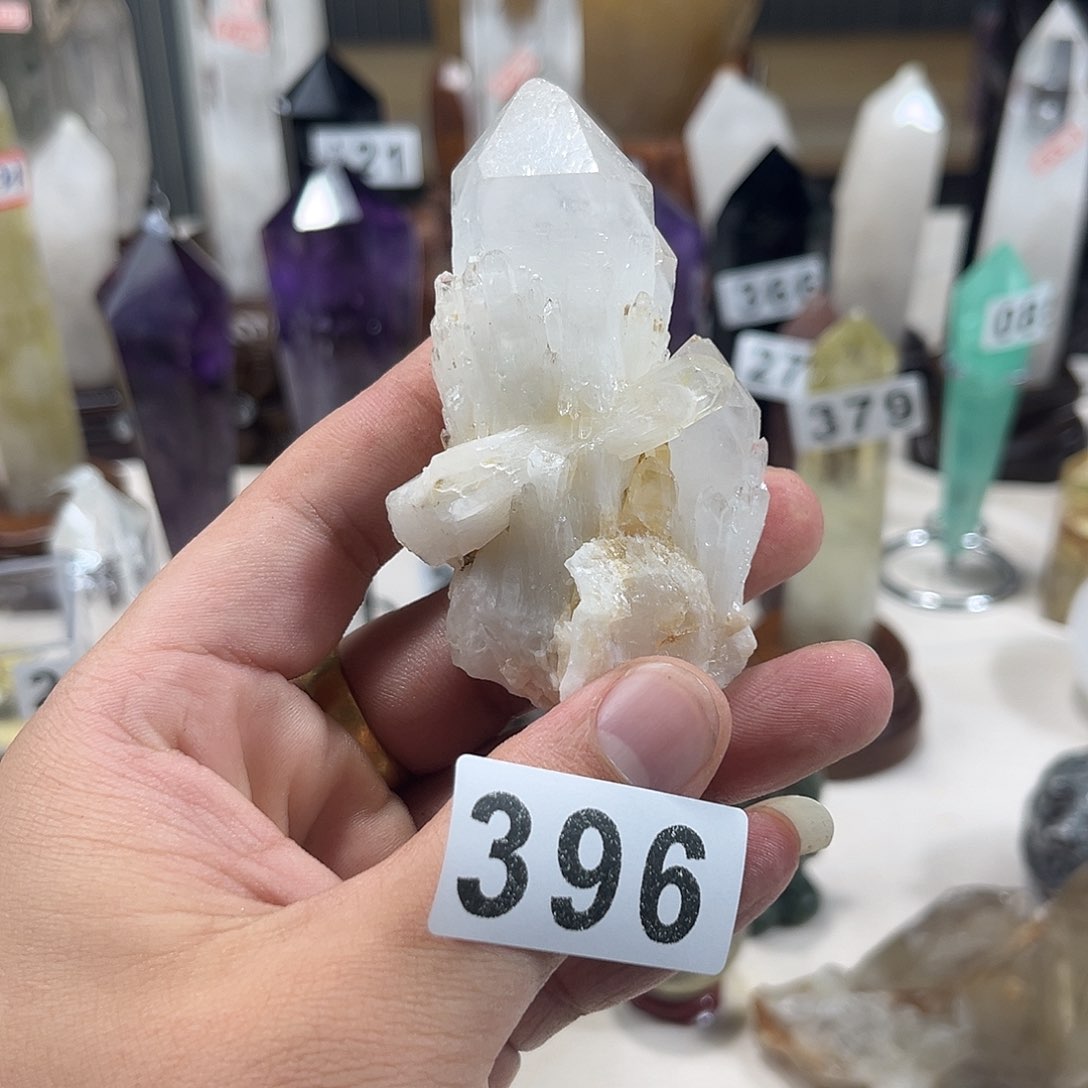 未镶嵌水晶大型摆件（非配饰）