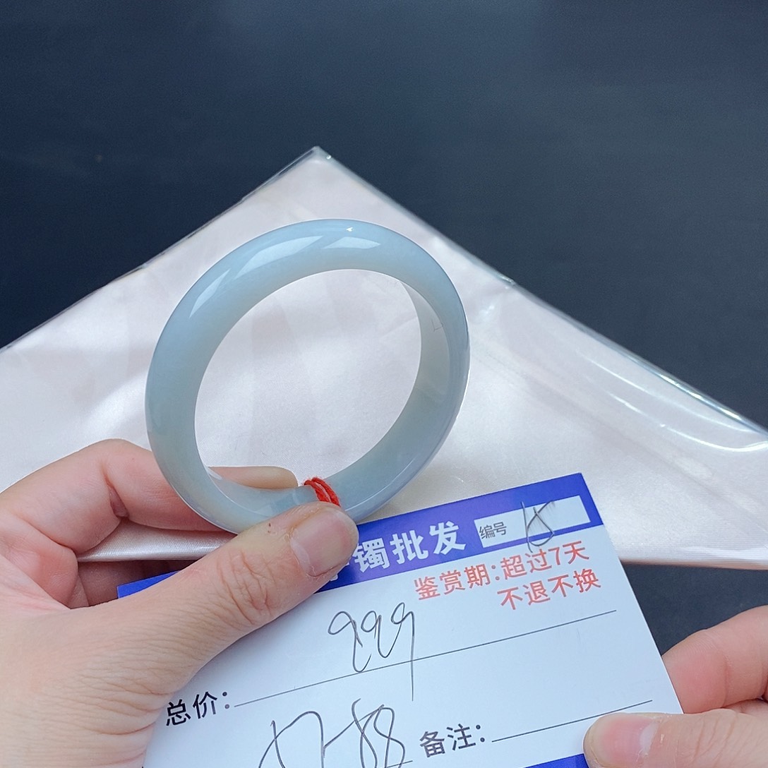 翡翠手镯未镶嵌百元手镯默认瑕疵