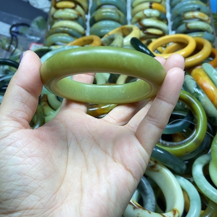 未镶嵌蛇纹石玉手镯