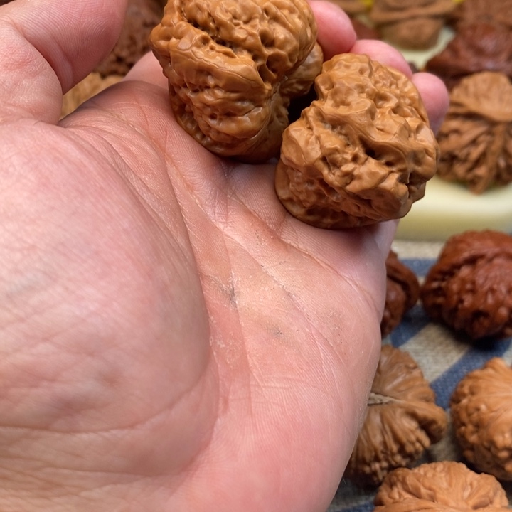 文玩核桃把件花****)核桃