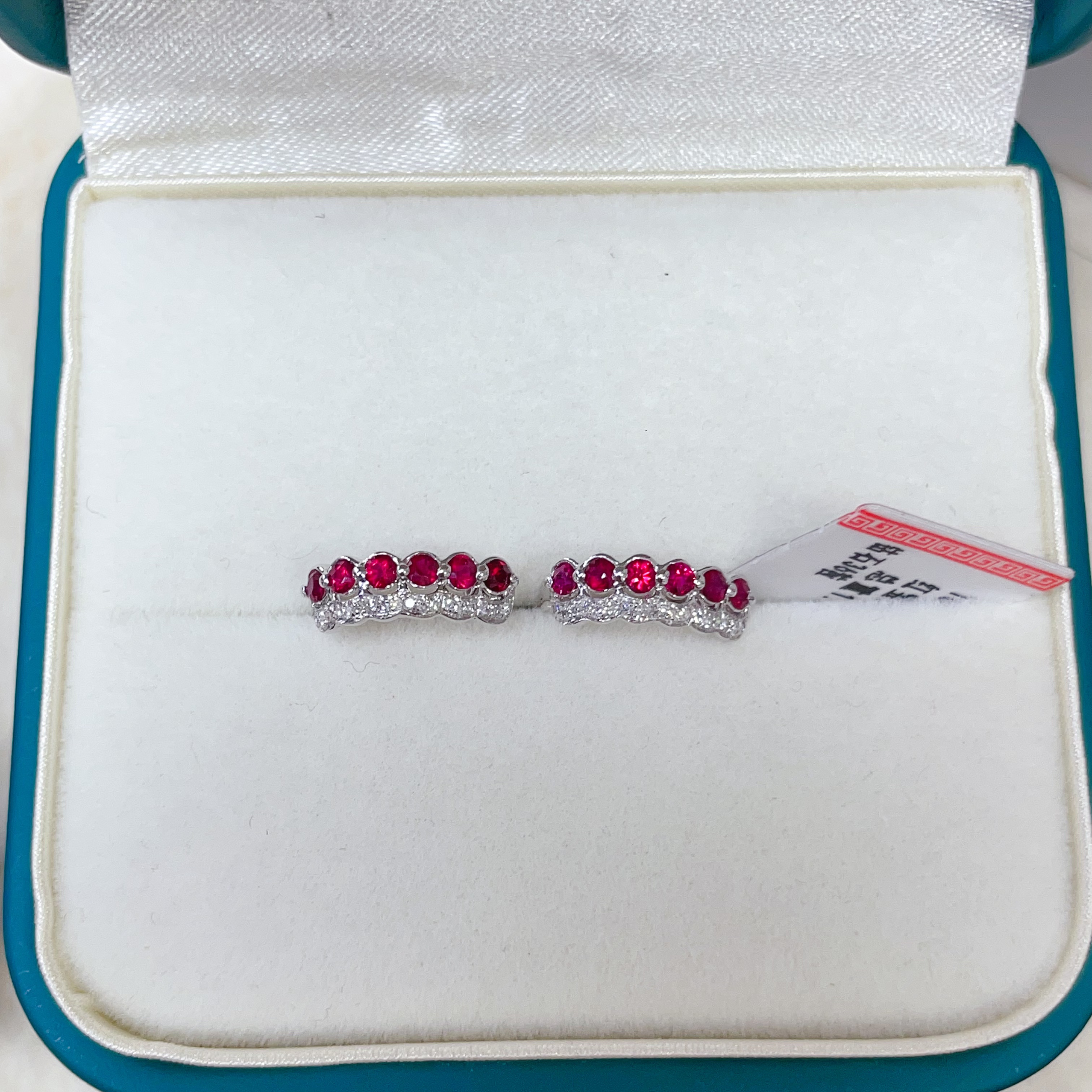 18K白金天然红宝石耳扣主石0.40ct精致日常通勤款Y135522