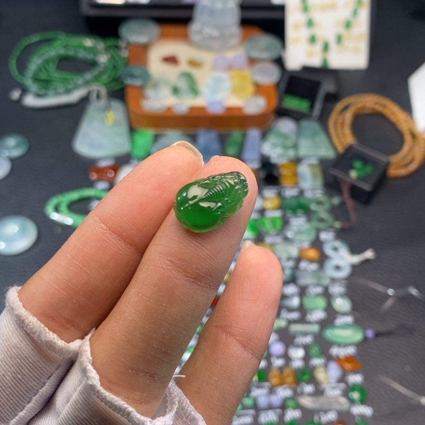 【闪购商品】翡翠挂件未镶嵌貔貅