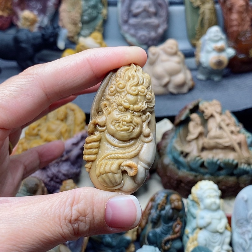 【闪购商品】定制石英质玉吊坠未镶嵌