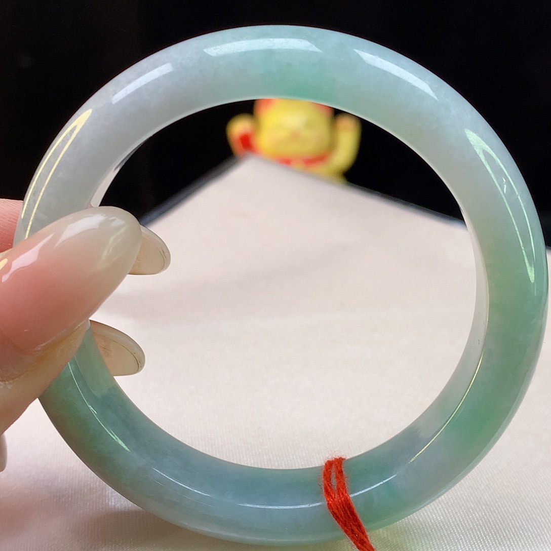 翡翠手镯未镶嵌天然翡翠5215