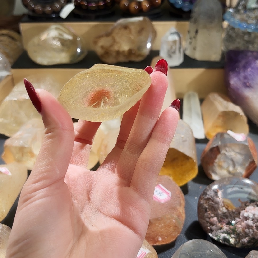 徐***志未镶嵌手链水晶原石