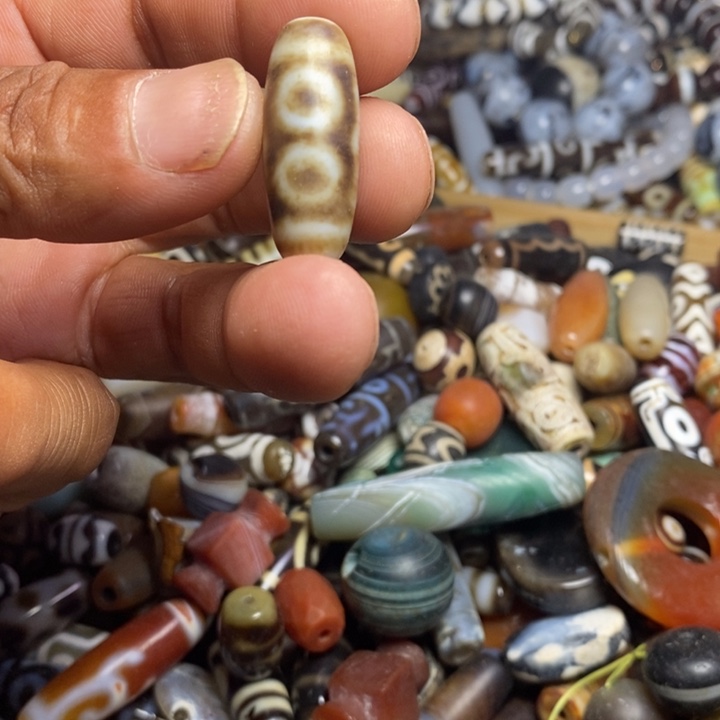 天然辰砂玛瑙吊坠