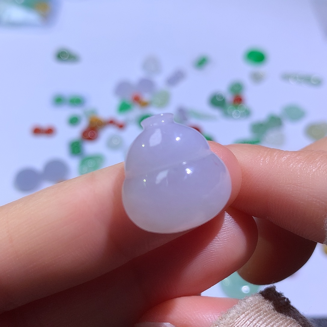 翡翠颈饰未镶嵌葫芦