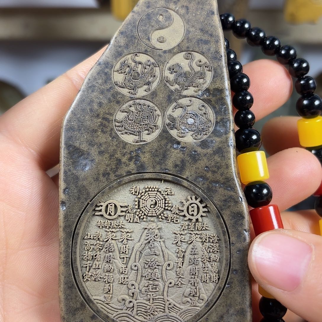 新疆戈壁石原石雕刻