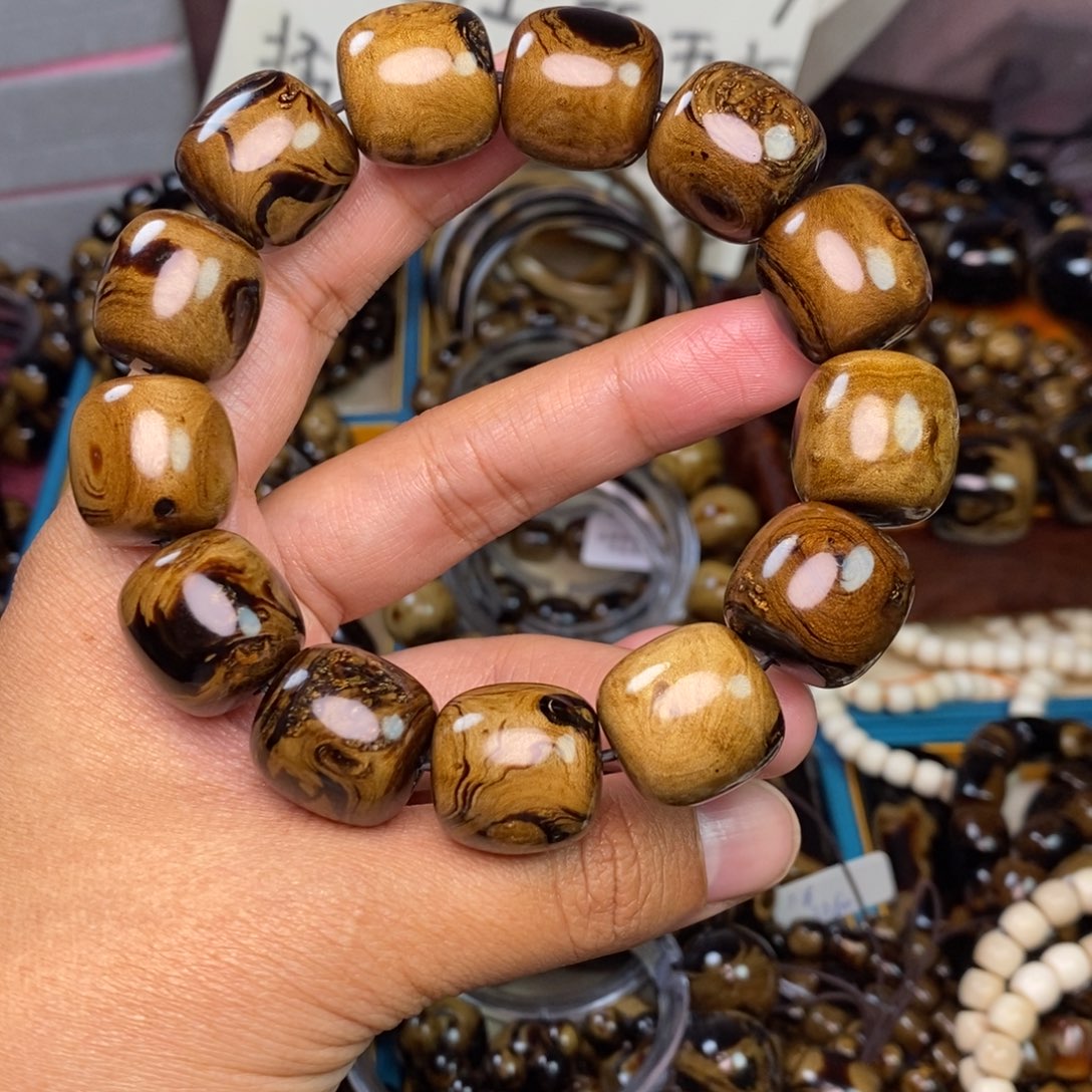 贡木福利放漏款18手串