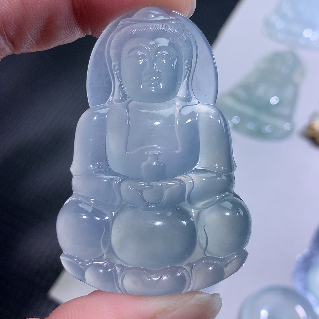 翡翠颈饰未镶嵌观音