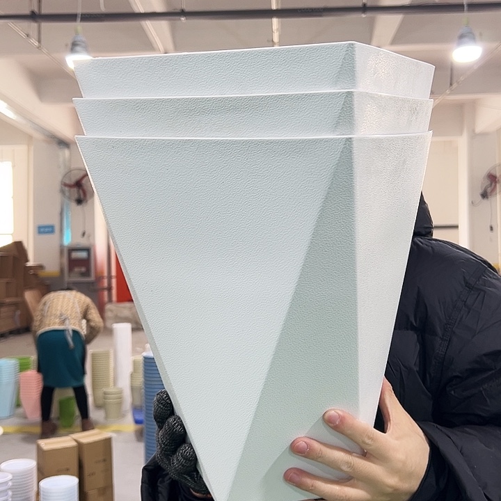 微瑕fv270口27高35白色无托3只