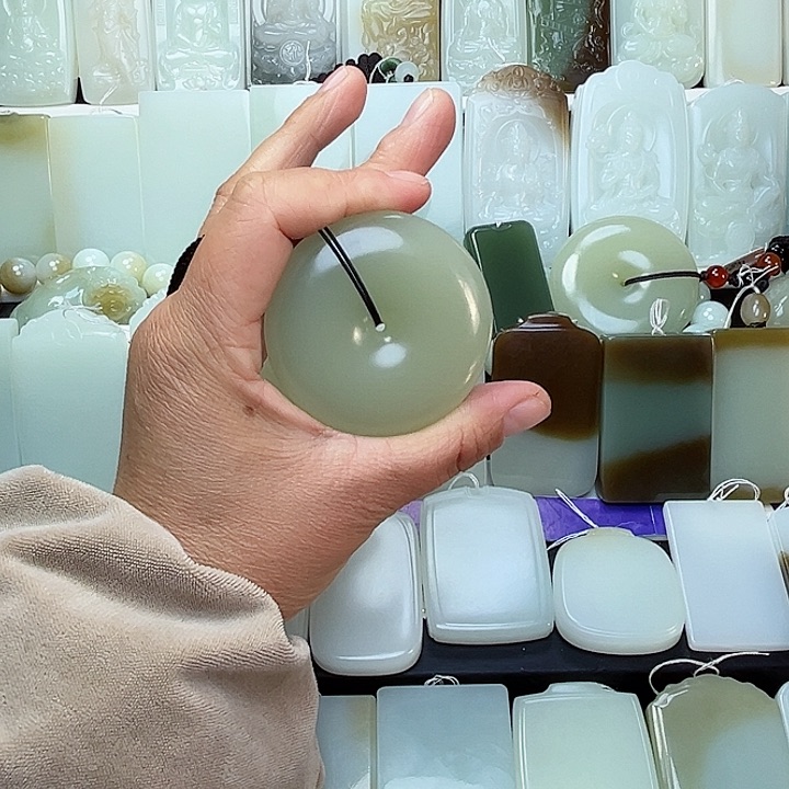 颈饰未镶嵌和田玉顺**水