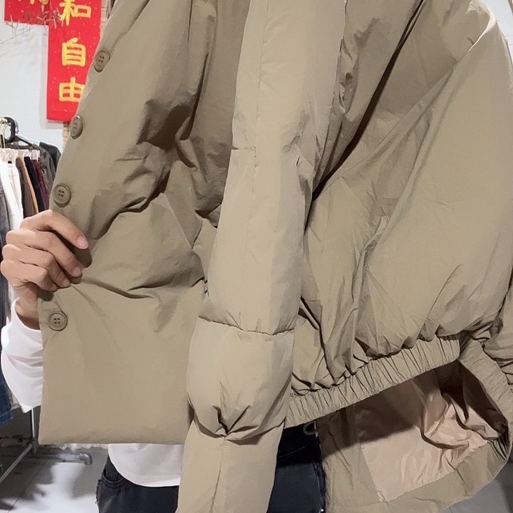 向***冲军绿色带围巾夹克款外套