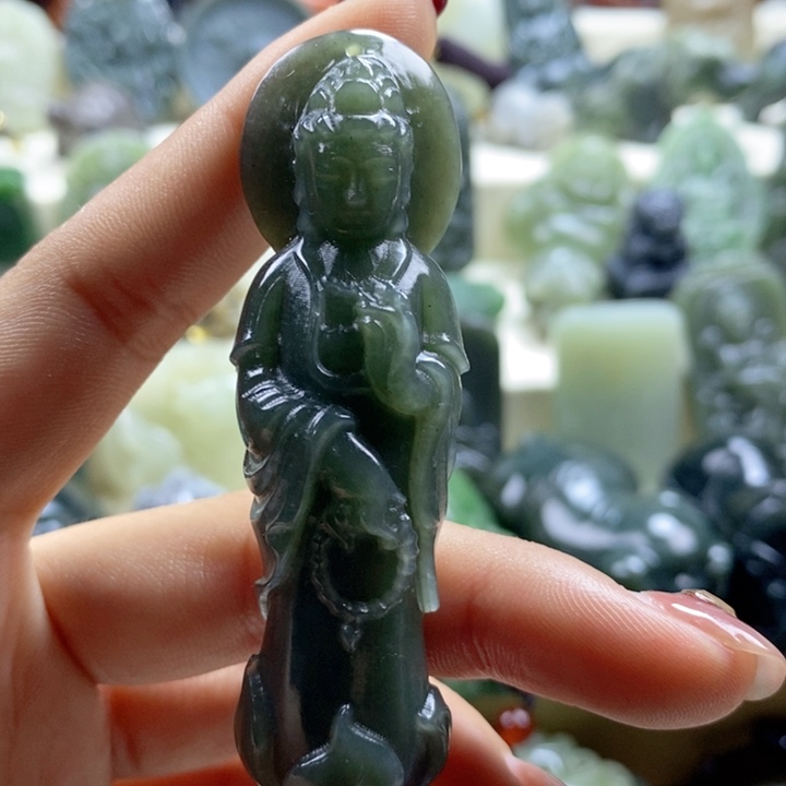 和田玉颈饰未镶嵌