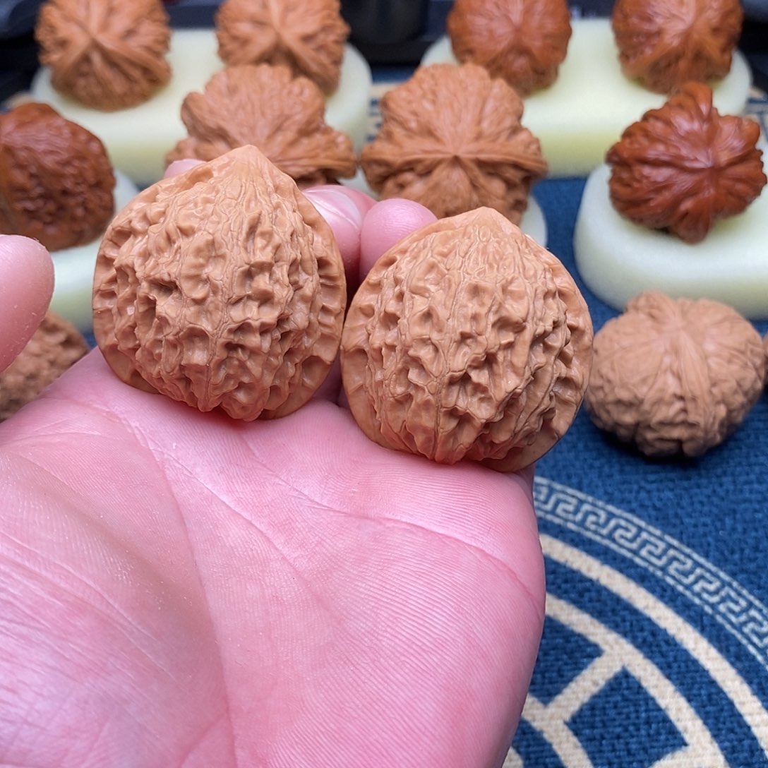 吊坠文玩核桃金牛39尺