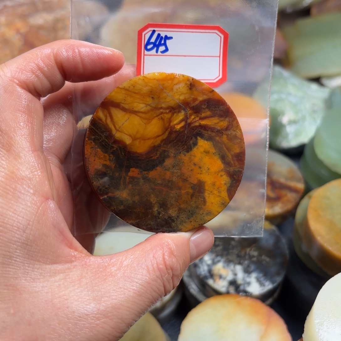 哎***呵蛇纹石玉未镶嵌珠宝奇石