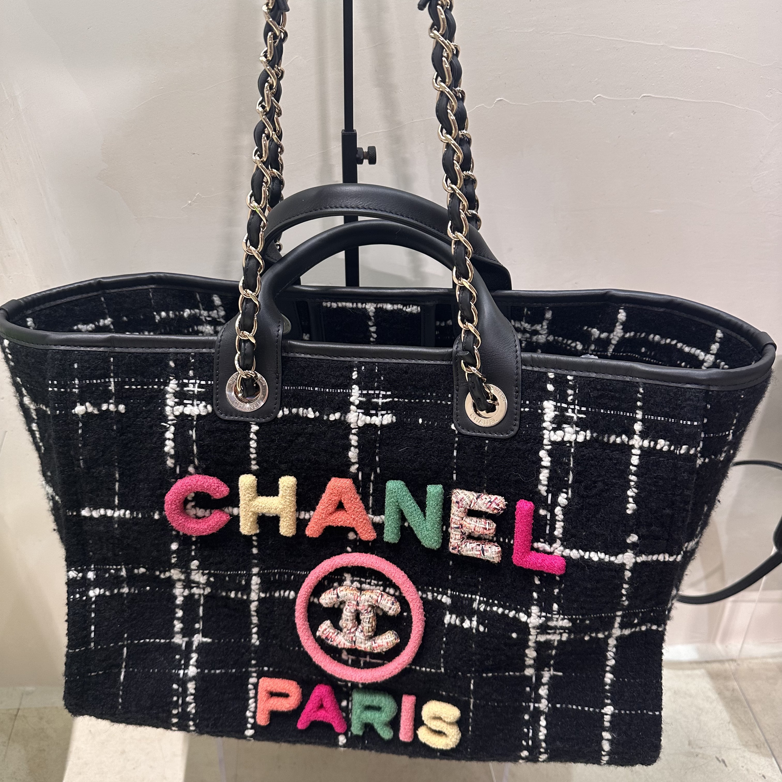 99新 Chanel/香奈儿 22K粗花呢彩虹字母Logo沙滩包/14353484