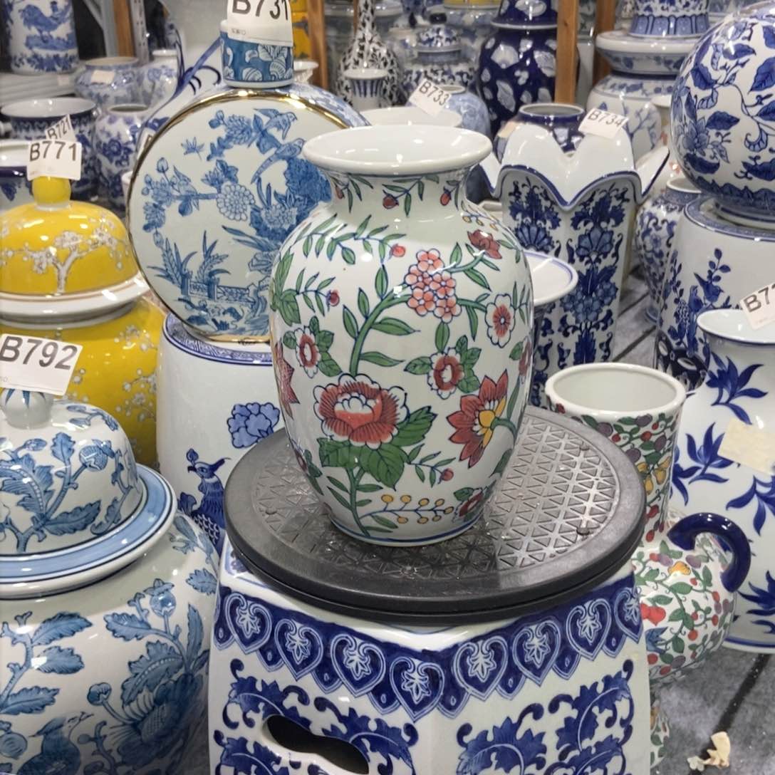 摆件花瓶手绘釉下彩