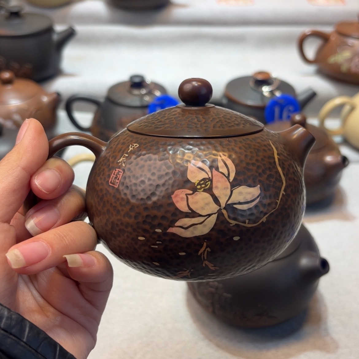 【闪购商品】红*哥红泥 微瑕  容量 240cc