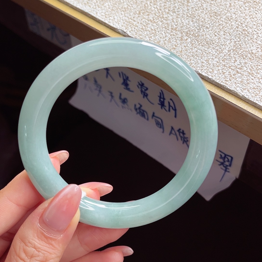 翡翠未镶嵌手镯手镯