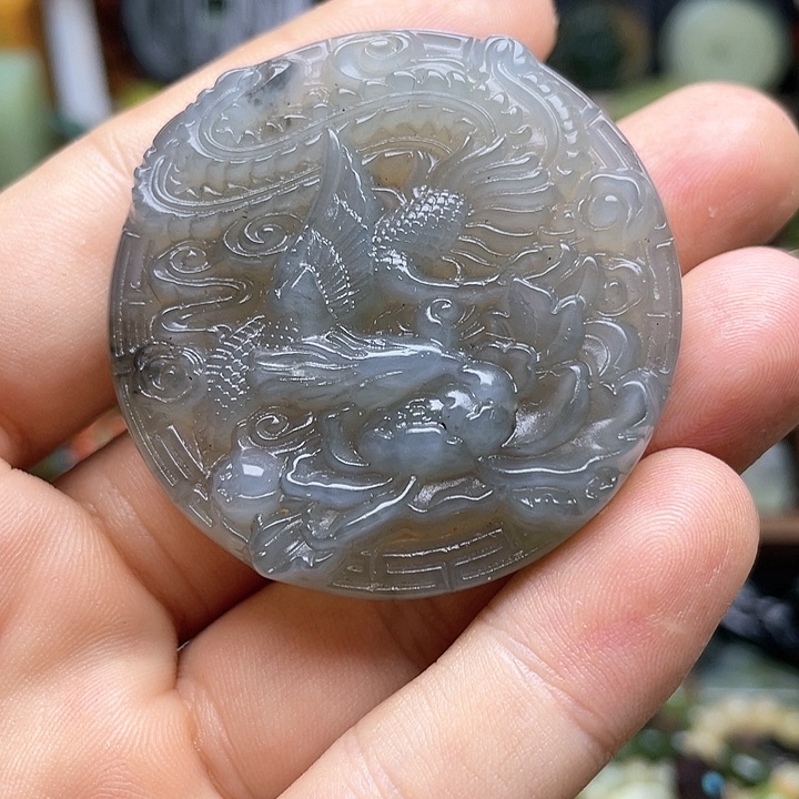 蛇纹石玉挂件未镶嵌