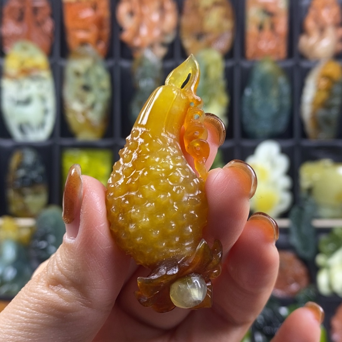 蛇纹石玉颈饰合金