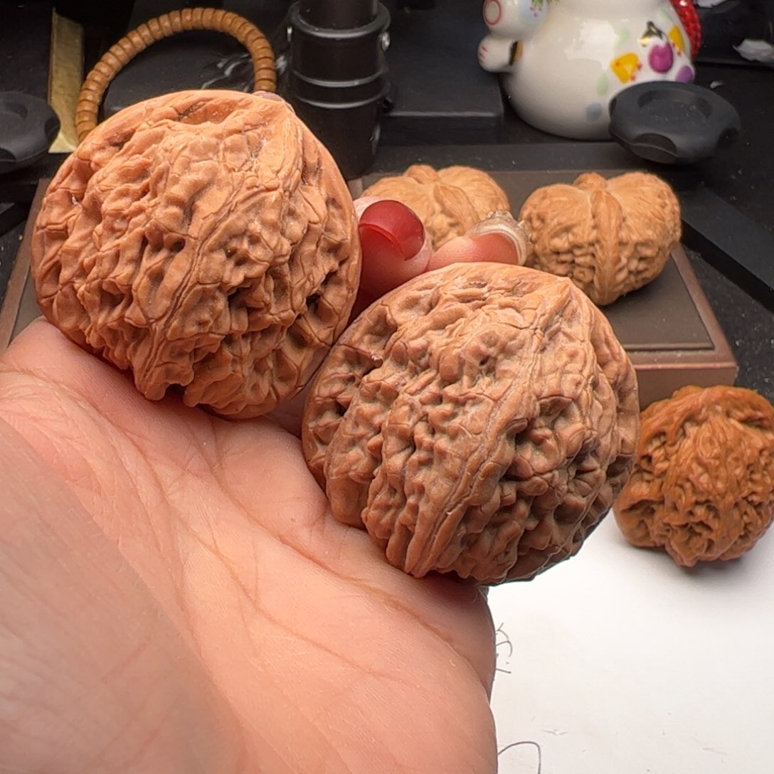 文玩核桃吊坠滢虎头王45