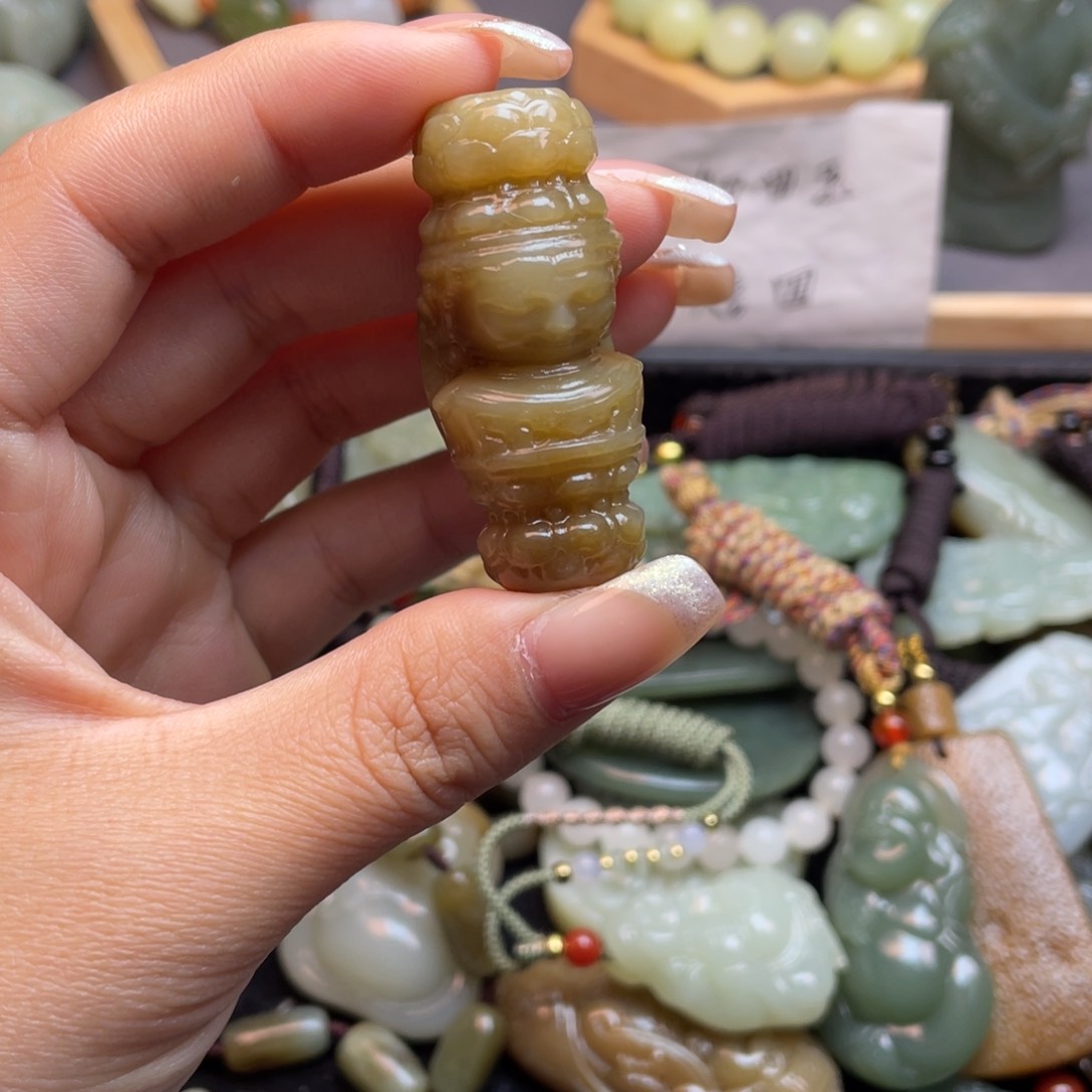 和田玉颈饰未镶嵌