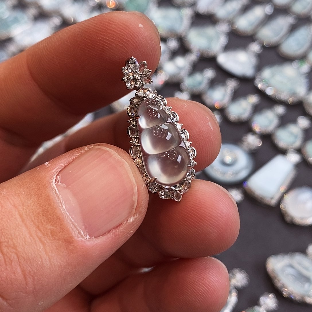 翡翠颈饰18K金镶嵌栗*.豆子