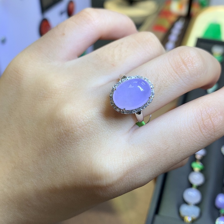 翡翠18K金镶嵌颈饰翡翠