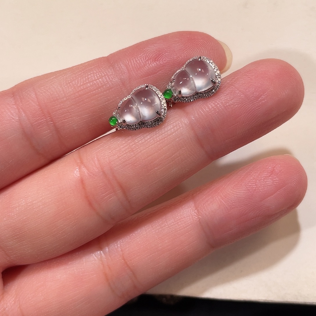 翡翠18K金镶嵌耳饰南非钻