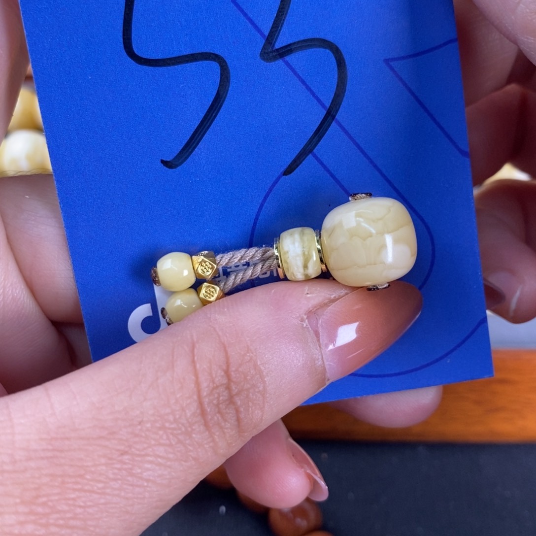 蜜蜡裸石未镶嵌酷蜜蜡