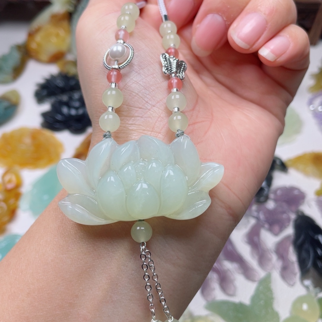 蛇纹石玉颈饰未镶嵌