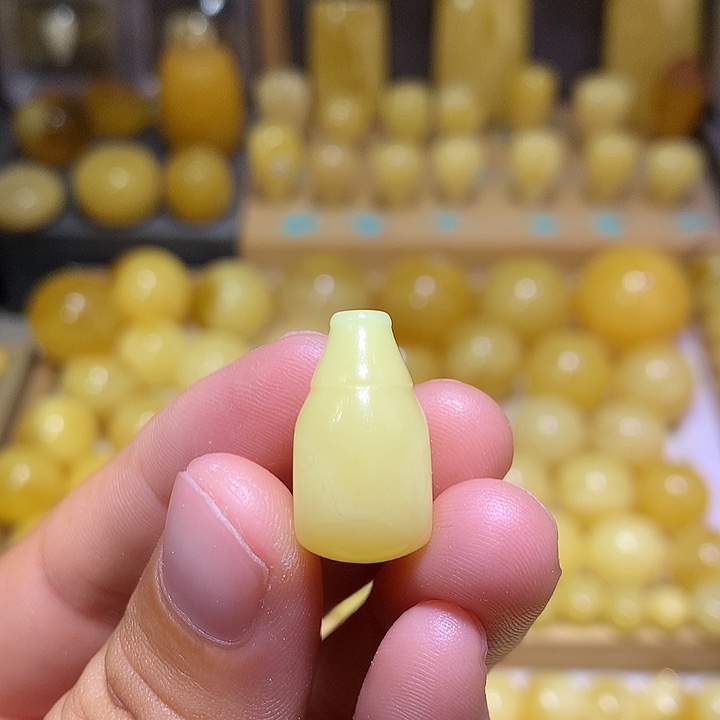 裸石蜜蜡未镶嵌天然俄料浓白蜡三通11.7左右