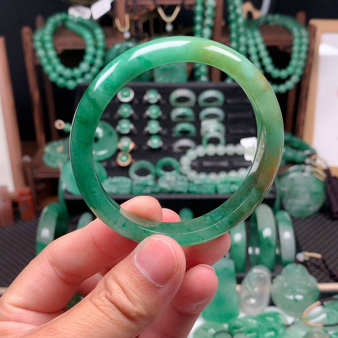 石英质玉手镯未镶嵌圈口57