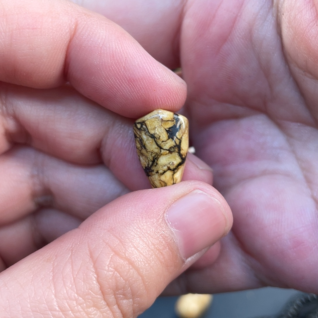 随***名琥珀未镶嵌裸石三通