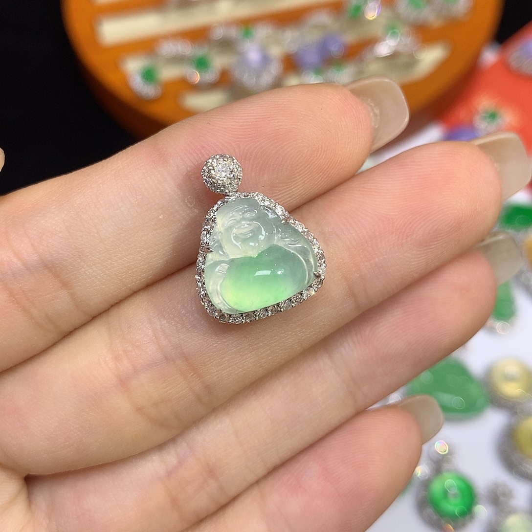 翡翠吊坠(赠链)18K金镶嵌