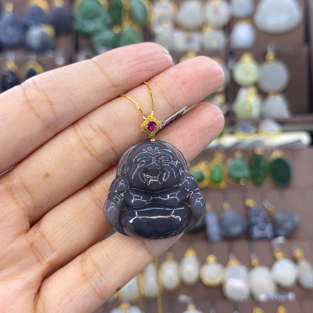 和田玉18K金镶嵌吊坠