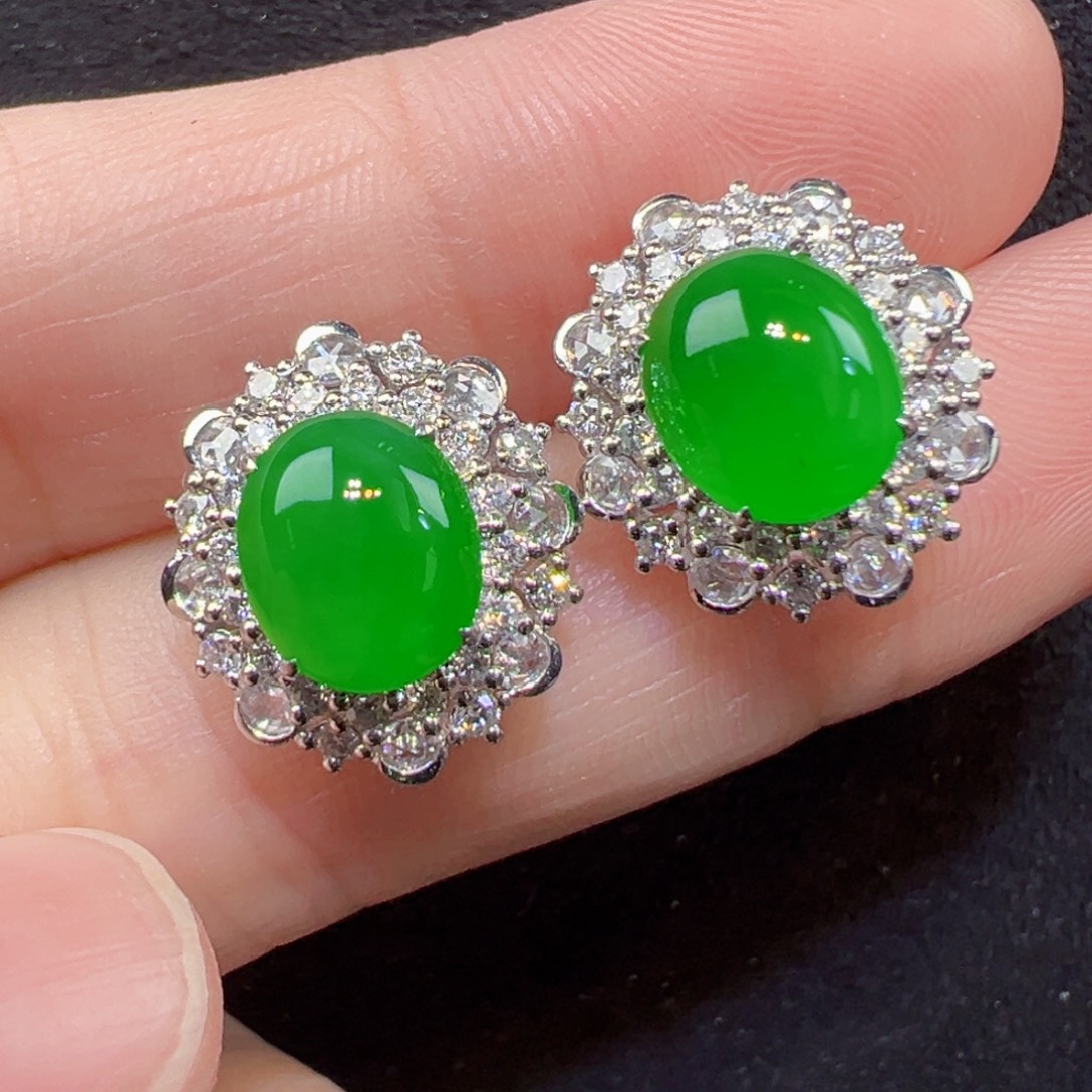 翡翠18K金镶嵌耳饰耳钉