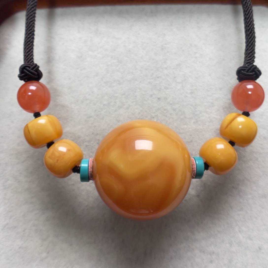 蜜蜡未镶嵌项链锁骨