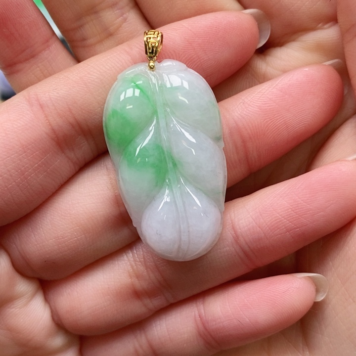 翡翠颈饰未镶嵌吊坠