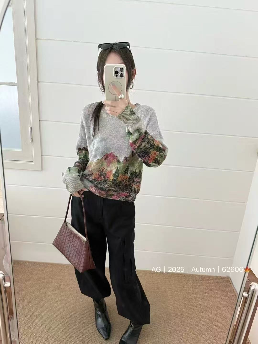 7031【臻炫女装】新款设计感金丝山水画圆领时尚百搭韩系长袖上衣