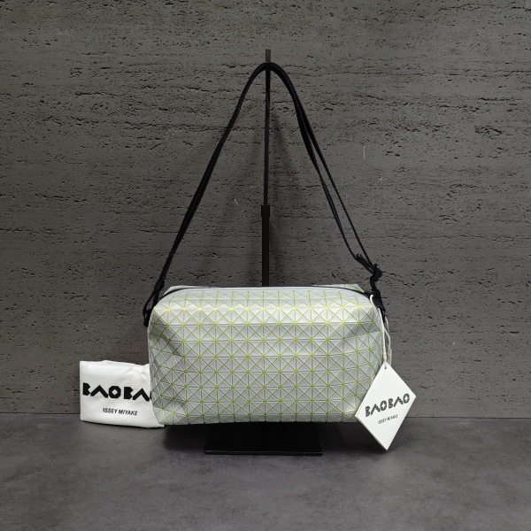 未使用/三宅一生/C14303188402/250808SW0025/包包