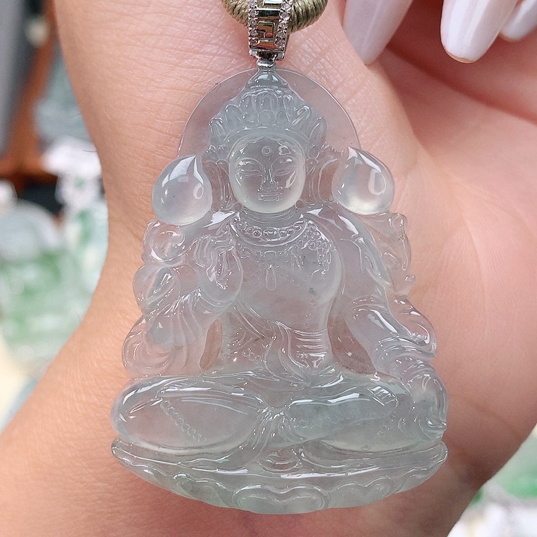 颈饰18K金镶嵌翡翠观音