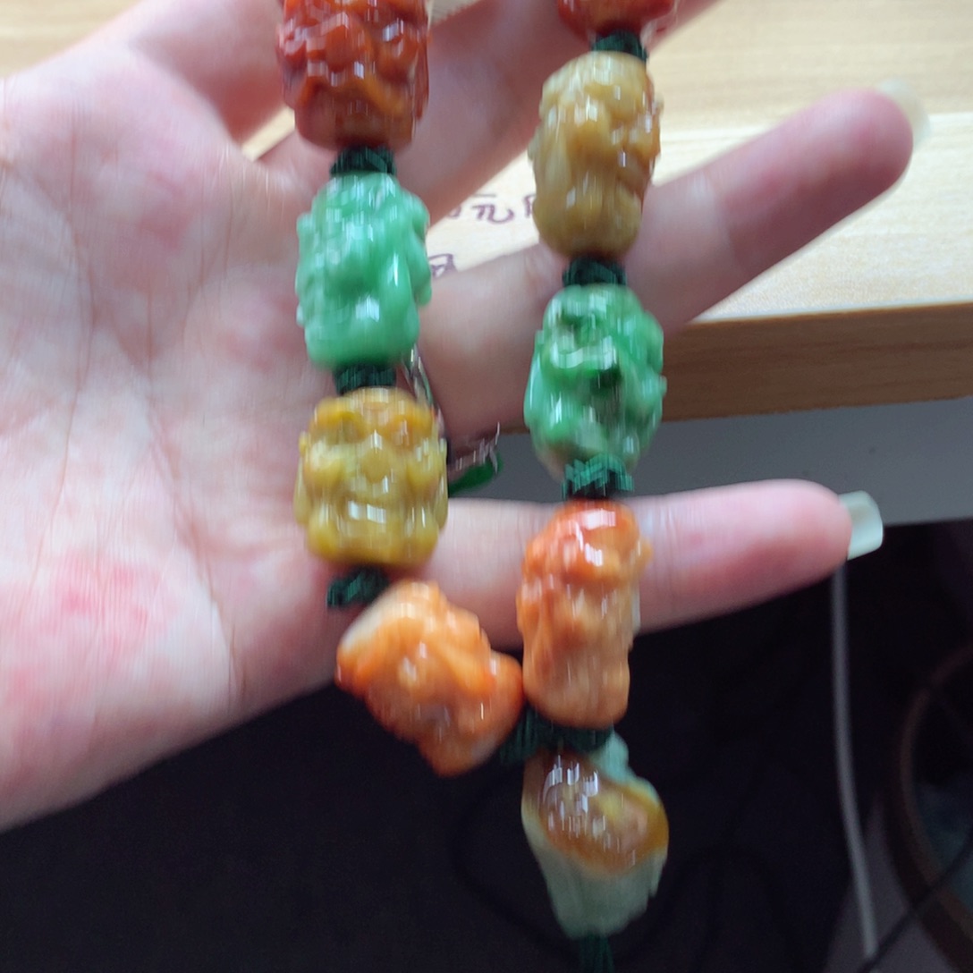 翡翠颈饰未镶嵌吊坠