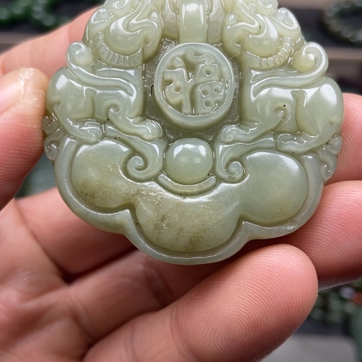 和田玉颈饰未镶嵌